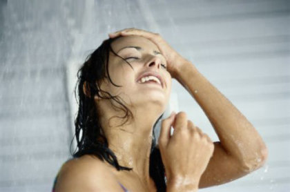  10 lý do tắm nước lạnh tốt cho sức khỏe