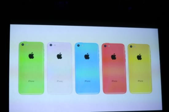 由蘋果全球行銷主管Phil Schiller來介紹iPhone 5C