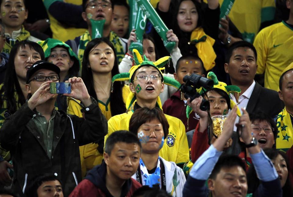 美网民评论:巴西人开始追逐中国足球美元 - Ac