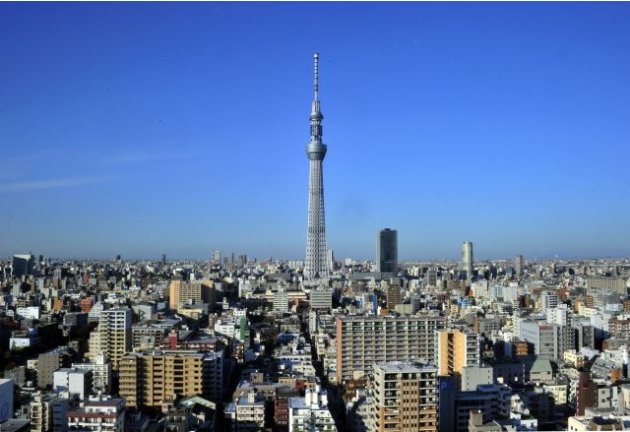 Menara Tokyo Sky Tree setinggi …