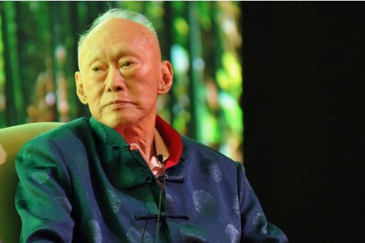Singapore's former prime minister Lee Kuan Yew attends the Standard Chartered Forum in Singapore on March 20, 2013