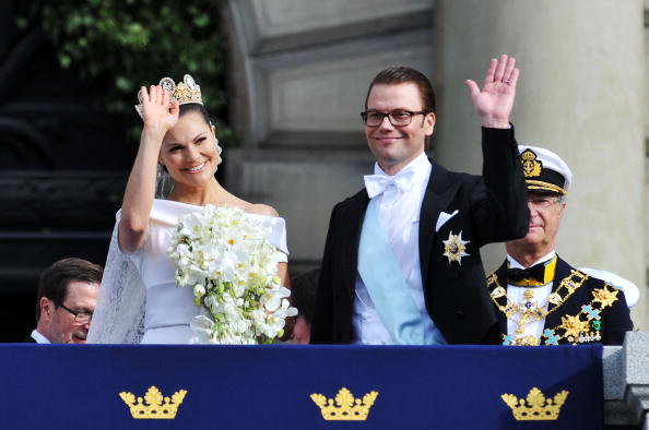 الأميرة فيكتوريا ومدربها الخاص دانييل تزوجت الأميرة فيكتوريا أميرة السويد من مدربها الرياضي الخاص دانييل ويستلينج بعد عامين من الارتباط في حفل دعي إليه حوالي 1200 شخص من بينهم ملوك وملكات وأمراء وتكلف