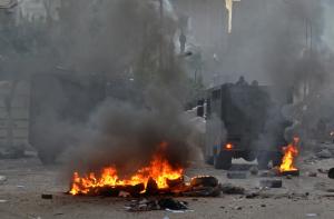 Egyptian security forces try to disperse supporters&nbsp;&hellip;
