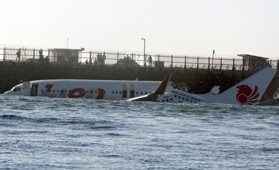 Investigators probe jet's crash into sea in Bali - 