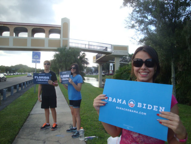 Darnell Kreuzer?s teenagers with their Obama signs in Florida. (Darnell Kreuzer)