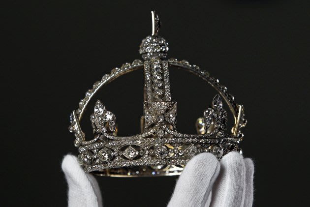12 Perhiasan Terkenal Di Dunia [ www.BlogApaAja.com ]