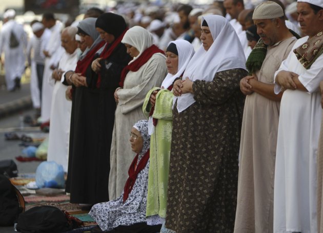 صورأكثر من مليوني مسلم يؤدون فريضة الحج الاثنين، 22 أكتوبر 2012 2012-10-20T221418Z_1495996614_GM1E8AL0H8401_RTRMADP_3_SAUDI-ARABIA