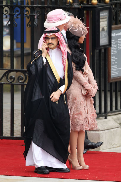  صور الأمير الوليد بن طلال وزوجته في حفل زفاف ولي عهد بريطانيا الأمير ويليام Royal-wedding-carriage-procession-buckingham-20110429-105240-933