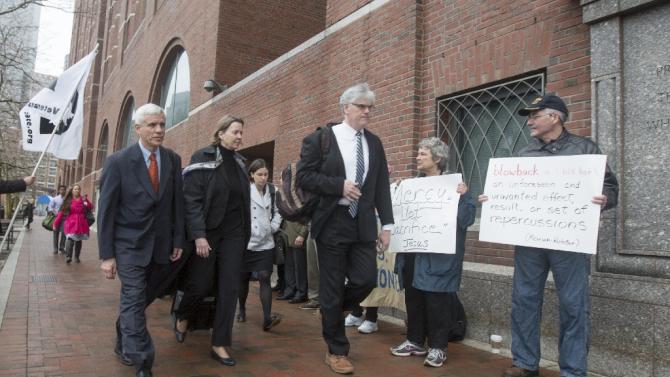 Defense to launch bid to save Boston bomber from death - Yahoo News