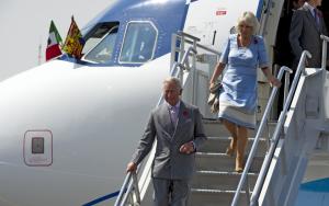 Prince Charles of Wales (L) and wife Camilla, Duchess&nbsp;&hellip;