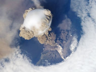 Volcanes en erupción desde el espacio