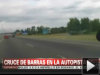Las imágenes del violento choque de barras en la Autopista a La Plata