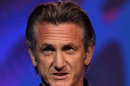 Sean Penn Hentikan Pria Mabuk