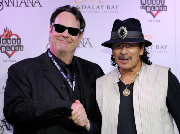 Dan Aykroyd Joins Carlos Santana In House Of Blues Mud Ceremony