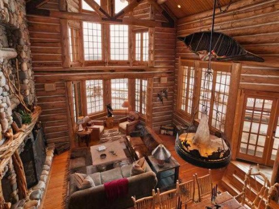 Mitt Romney’s new Utah home is an ultra-luxe log cabin