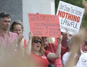 People protest SB277, a measure requiring California&nbsp;&hellip;