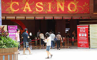 A 51-year-old hawker threatened to kill herself if her children stopped her from gambling. (Yahoo! file photo)