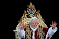 O Papa Bento XVI durante a mensagem Urbi et Orbi, no Vaticano