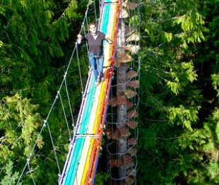 أجمل سلالم في العالم 201201-w-crazy-staircases-cedar-creek-treehouse-jpg_000209