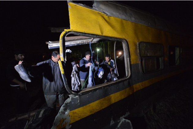 حادث مروع لقطار في مصر بالصور  000-Was7189125-jpg_084157