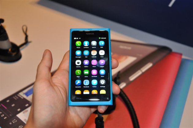 The N9 has a bright and crisp screen.