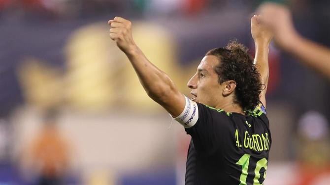 . East Rutherford (United States), 20/07/2015.- Mexico&#39;s Andres Guardado celebrates after defeating Costa Rica in their CONCACAF Gold Cup quarter final match at MetLife Stadium in East Rutherford, New Jersey, USA, 19 July 2015. The CONCACAF finals will be played on 26 July. (Estados Unidos) EFE/EPA/ADAM HUNGER