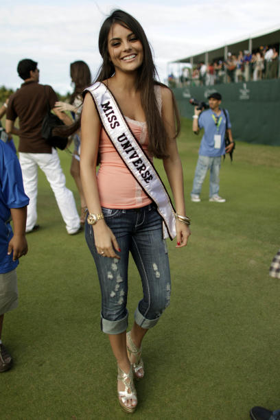 Ximena Navarrete in Puerto Rico with Miss Puerto Rico Viviana Ortiz 729fb6c6d04a6f05e70e6a706700199a