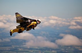 'Jetman' soars over Wisconsin