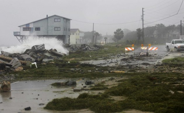 Tropical Storm Debby soaks Florida's Gulf Coast - Yahoo! News