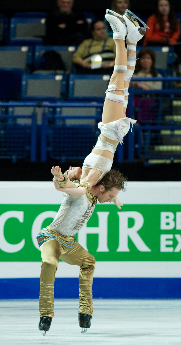 Resultados Mundial de Patinaje Artistico Nathalie-pechalat-fabian-bourzat-france-20120127-131058-537