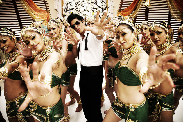 SRK romances Kareena release images