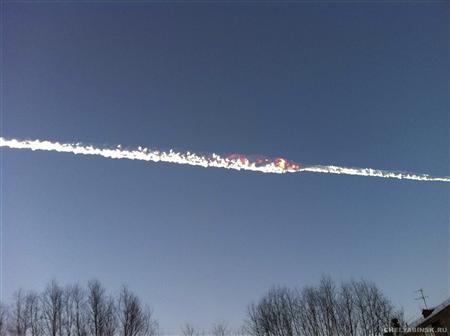 Russie: des météorites s'abattent sur l'Oural, des centaines de blessés 2013-02-15T120136Z_2_APAE91E0T6P00_RTROPTP_2_OFRWR-RUSSIE-METEORITES-20130215