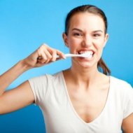 Jangan Langsung Sikat Gigi Setelah Makan!
