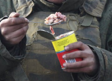 Astaga...Personel Wajib Militer Rusia Diberi Makan Makanan Anjing