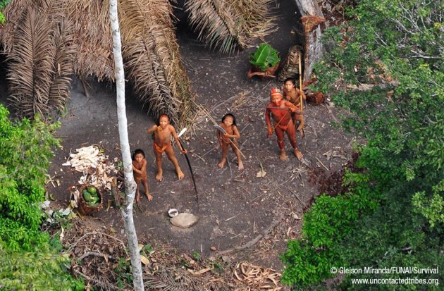 Survival publica fotos de indígenas del Amazonas no contactados