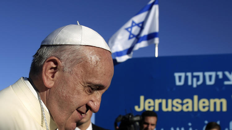 Israeli, Palestinian leaders accept Pope's invitation to pray