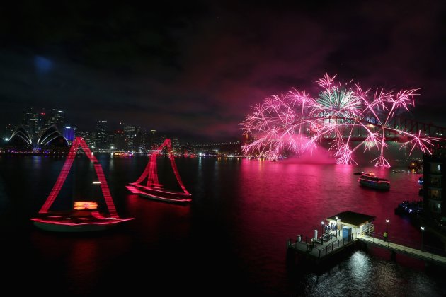 صور احتفالات بالعام الجديد 2013 Sydney-celebrates-years-eve-20121231-053839-892