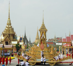 The royal chariot carryiesthe royal urn of Thai Princess Bejaratana Rajasuda Sirisobhabannavadi during the ancient rites of the royal cremation ceremony at Sanam Luang in Bangkok on April 9, 2012
