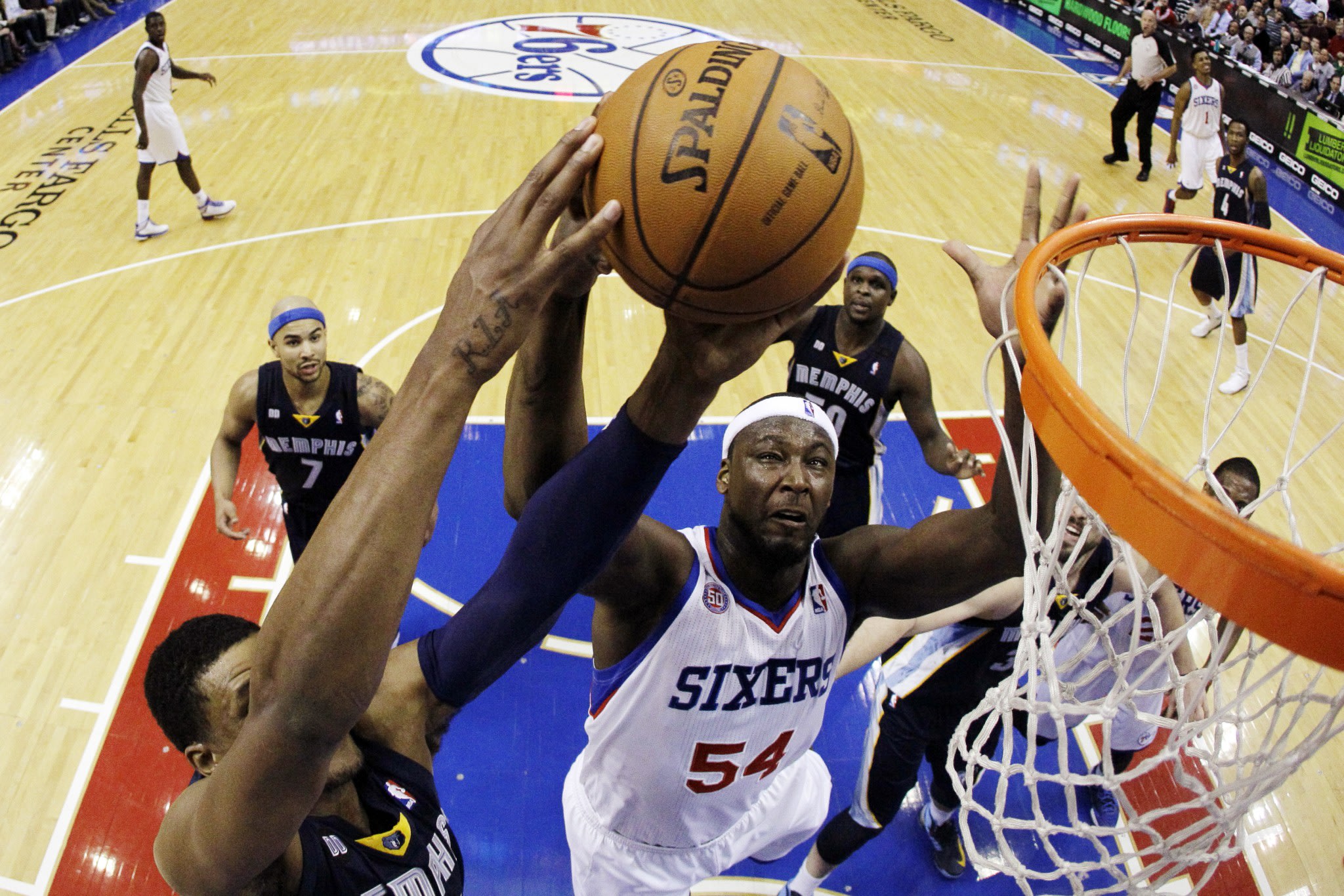 More than three years after his last NBA appearance, Kwame Brown (center) appears intent on making a comeback. (AP/Matt Slocum)