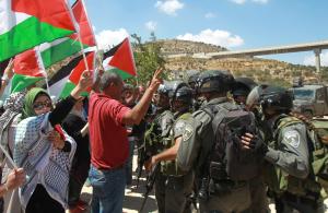 Palestinians protest in front of Israeli border police&nbsp;&hellip;