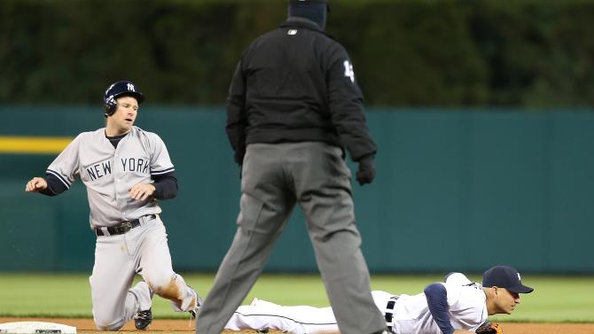 Comeback in 9th inning falls short as Tigers lose to Yankees, 5-2 York-yankees-v-detroit-tigers-20150421-022950-117