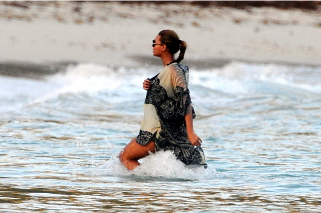 Beyoncé y Jay-Z en la playa!  T30840014