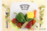 許多人在過年期間暴飲暴食，增加腸胃負擔，營養師建議年後落實均衡飲食的原則，有助於整腸減重。