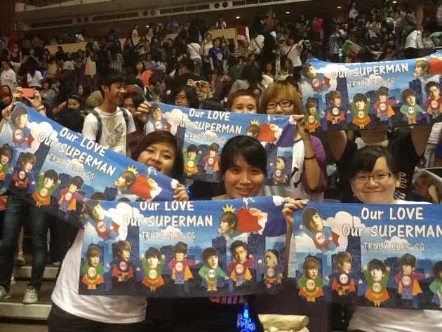 Zoey Lee and her group of SuJu fans have seen the SuJu concert over 10 times. (Yahoo! photo)