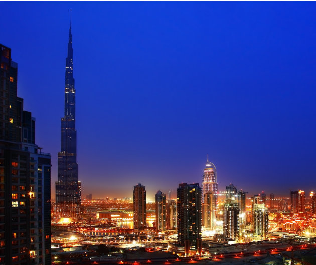 Les 10 bâtiments les plus remarquables du monde Les-10-b-timents-les-plus-remarquables-du-monde---1--Burj-Khalifa-jpg_120217