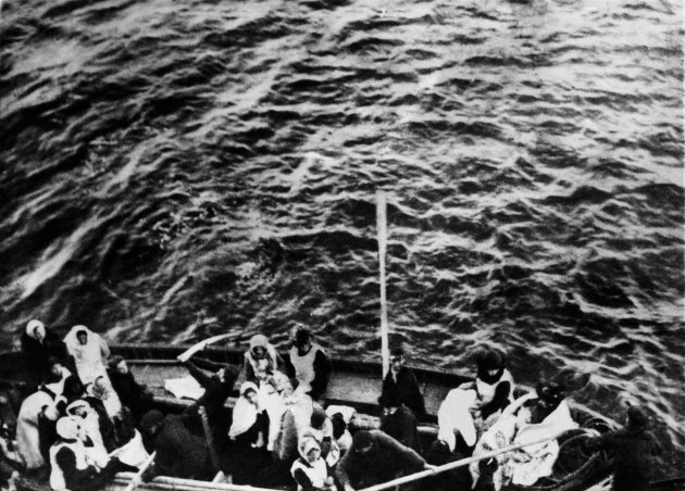 Titanic's helmsman confused port and starboard Titanic11-jpg_143758