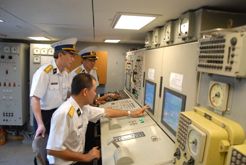 Hải quân VN tập luyện bảo vệ chủ quyền biển đảo (ảnh) TS9_075436