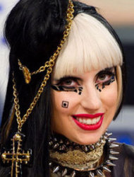 Lady GaGa Raih 275 Milyar Per Tahun Berkat Twitter
