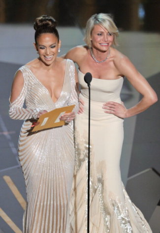 Jennifer Lopez'Nipple Slip' Gwyneth Paltrow Skit Top Oscars MostTiVo'