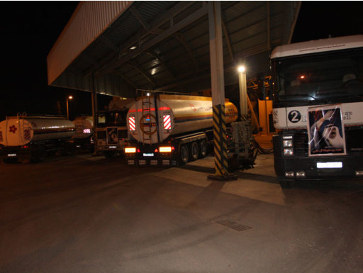 وقود قطر يشق طريقه إلى غزة F52a7377-8fd4-4b67-b0e7-37a1667c8319